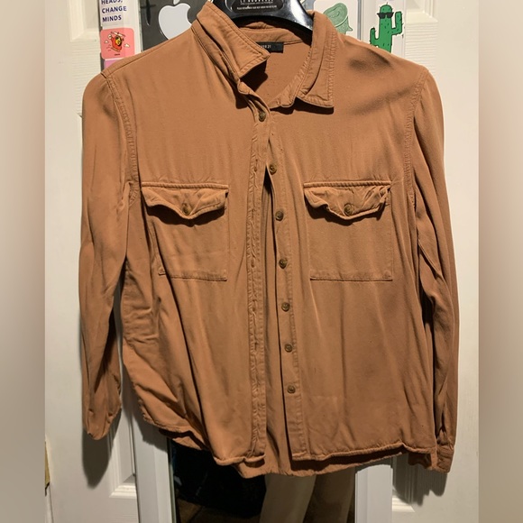Forever 21 Clay Button-Up Top - Picture 1 of 4